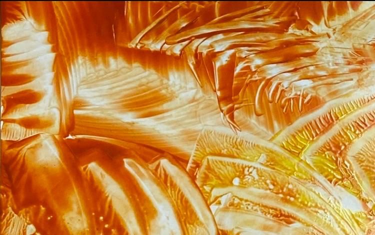 Kreative Bilder in verschiedenen Farben hergestellt mit der Enkaustik- Maltechnik.